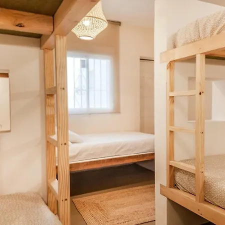 Wild House Hostel *